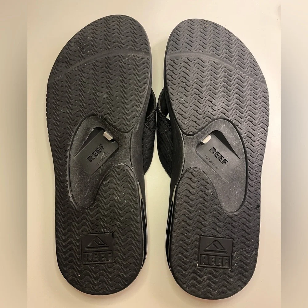 REEF Fanning Men's Bottle Opener Flip Flop, Arch Support, Durable Outsole 12M
